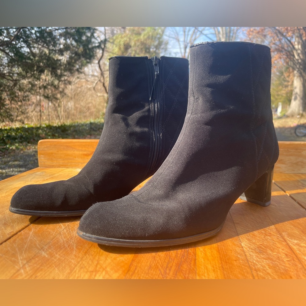 Black Stuart Weitzmann boots, barely worn